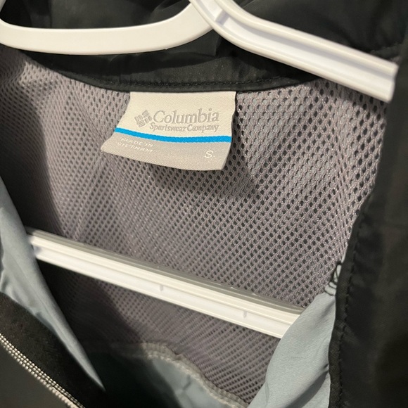 Columbia women’s collared rain jacket with mesh lining size small long sleeves - Picture 13 of 13